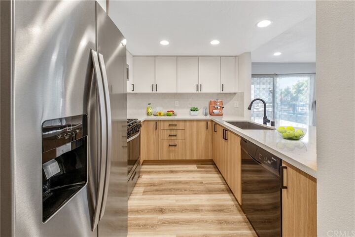 Property Photo:  345 Avocado Street D1  CA 92627 