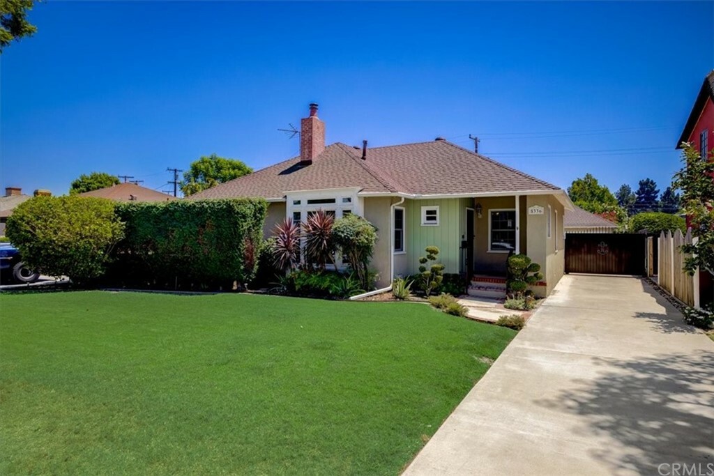 Property Photo: 5336 E Village Road CA 90808