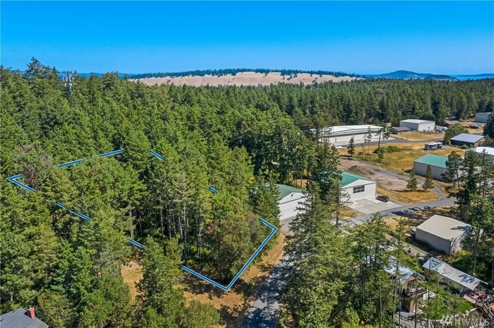 Property Photo: 47 Cessna Ave WA 98250