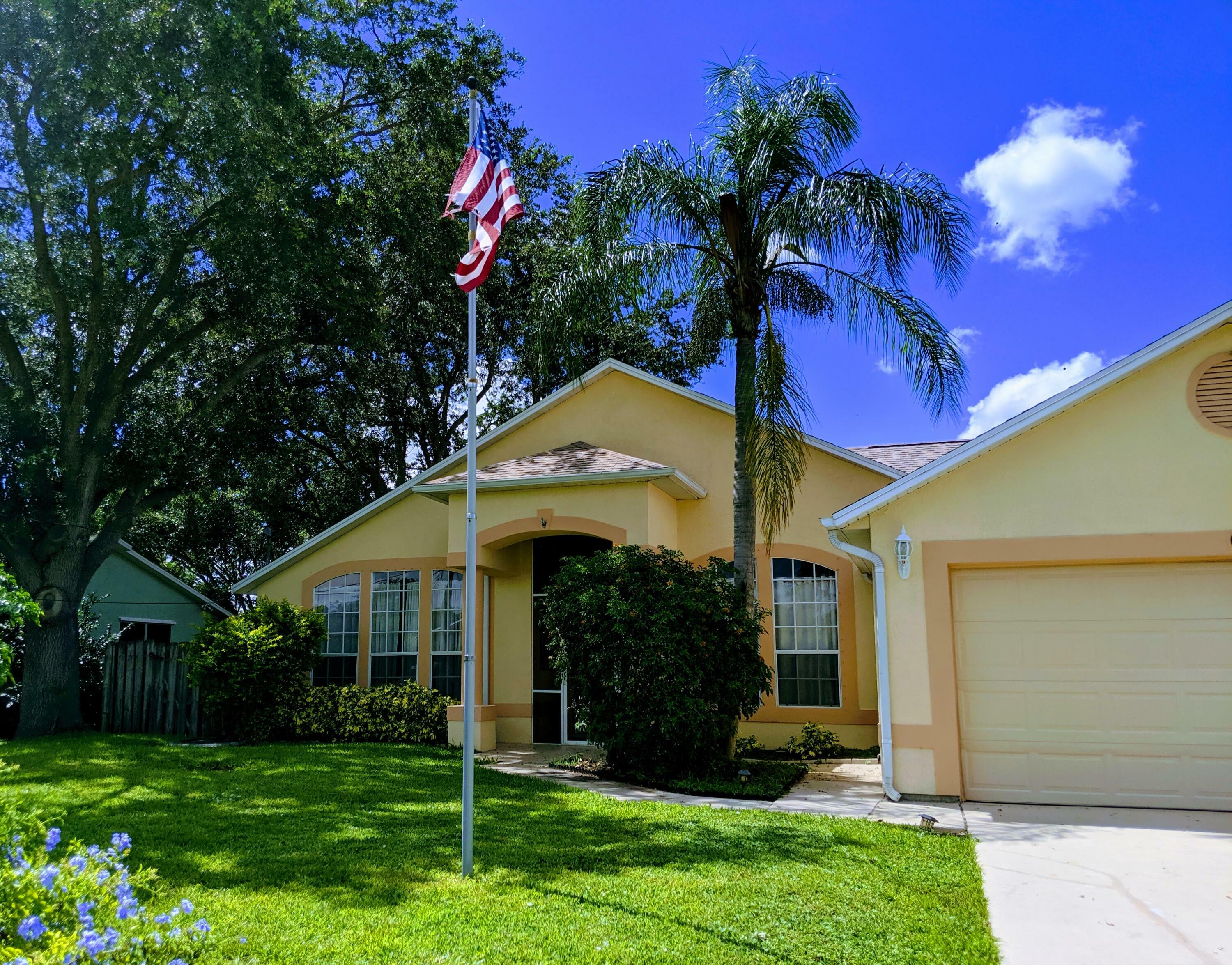 Property Photo:  685 SE Faith Terrace  FL 34983 