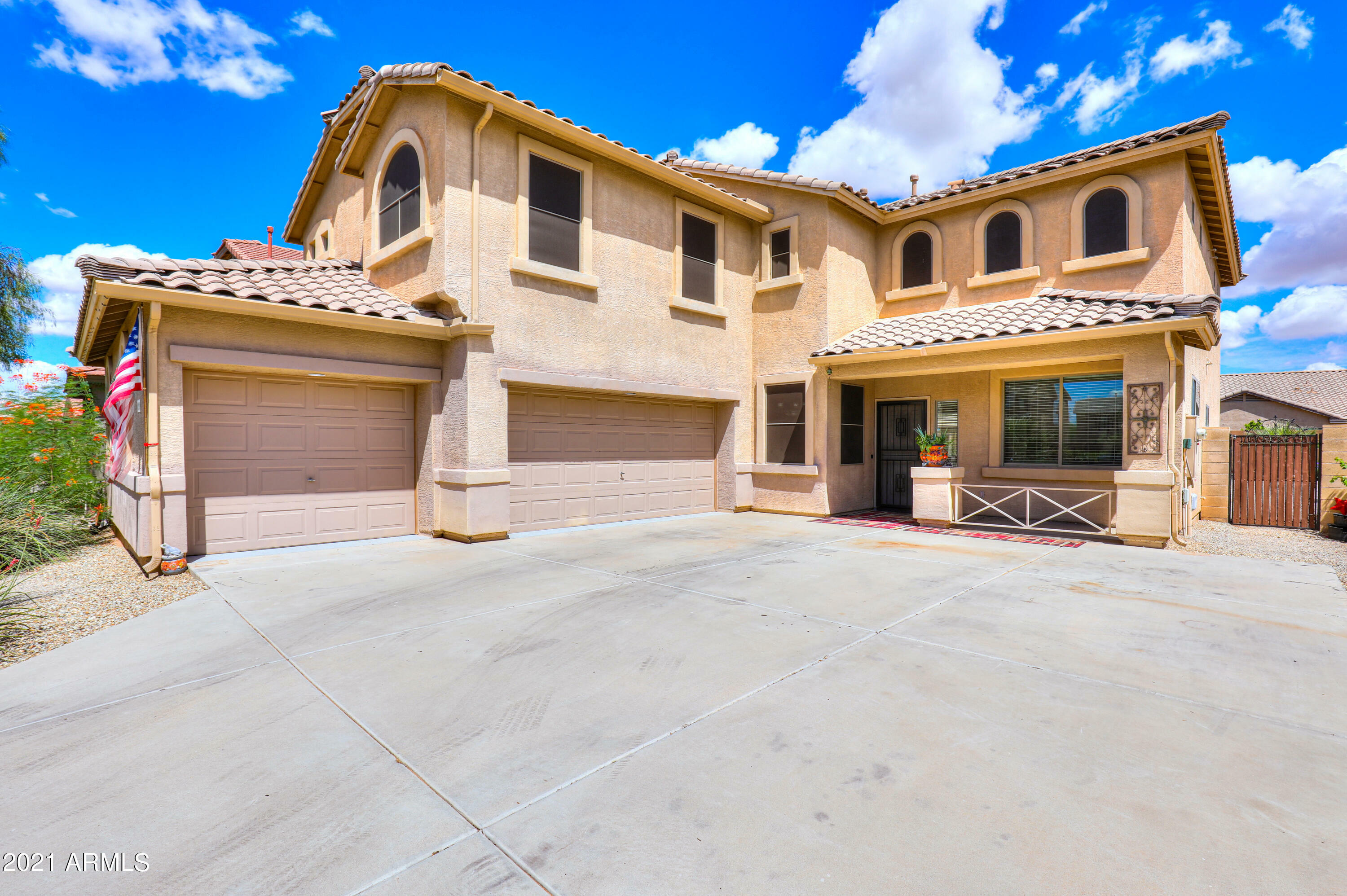 Property Photo:  41908 W Chambers Court  AZ 85138 