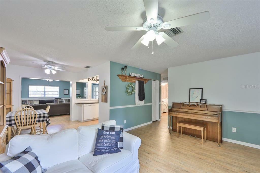 Property Photo:  6044 Fauna Lane  FL 33572 