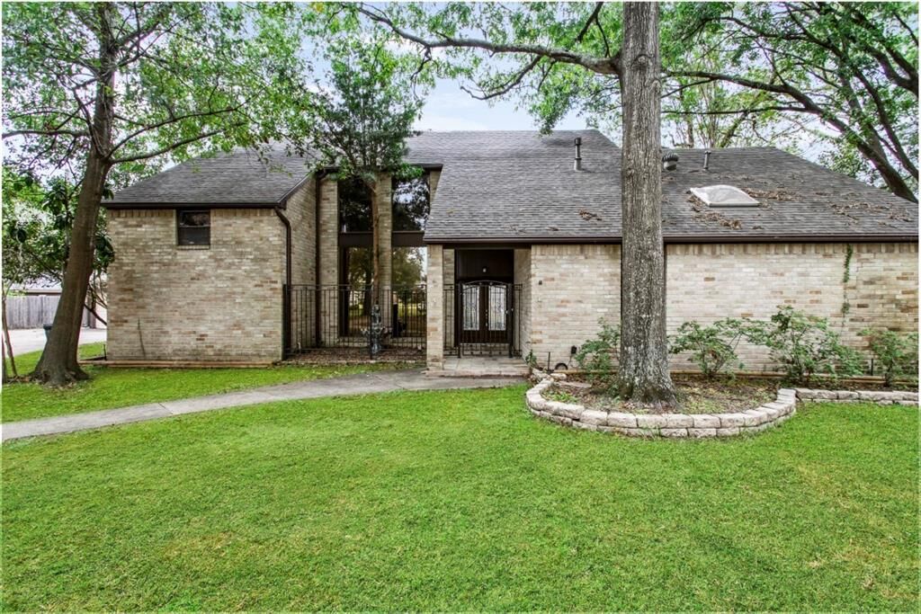 Property Photo: 8207 Arrow Cove Court TX 77346