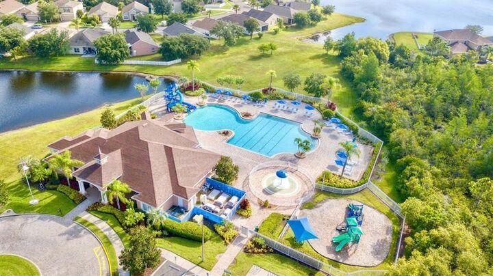 Property Photo:  3233 Curving Oaks Way  FL 32820 