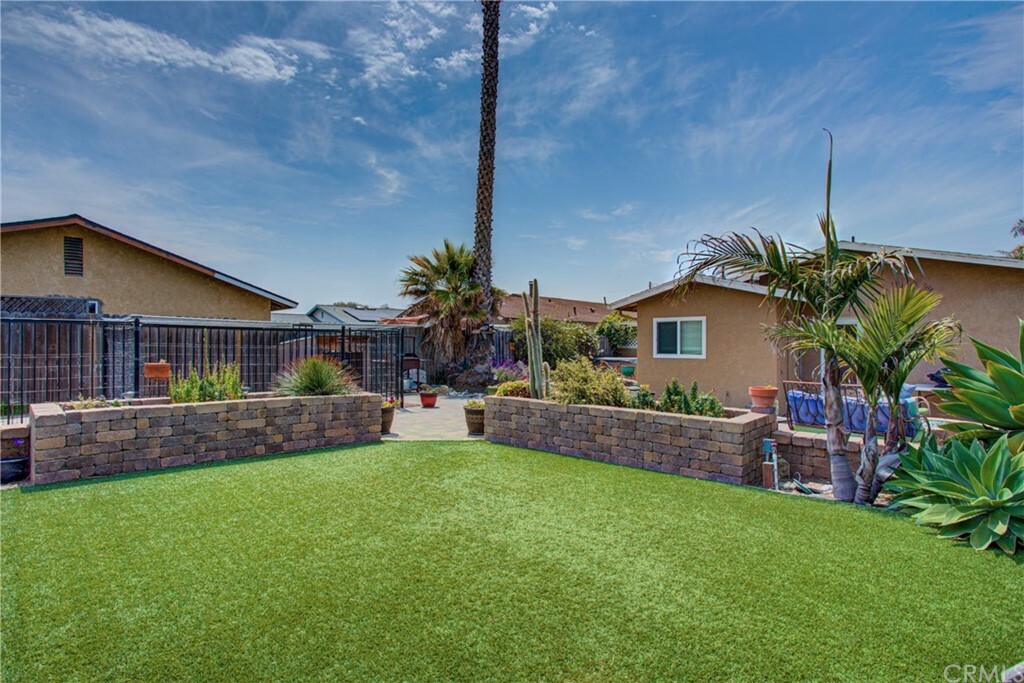 Property Photo:  1079 Mentone Avenue  CA 93433 