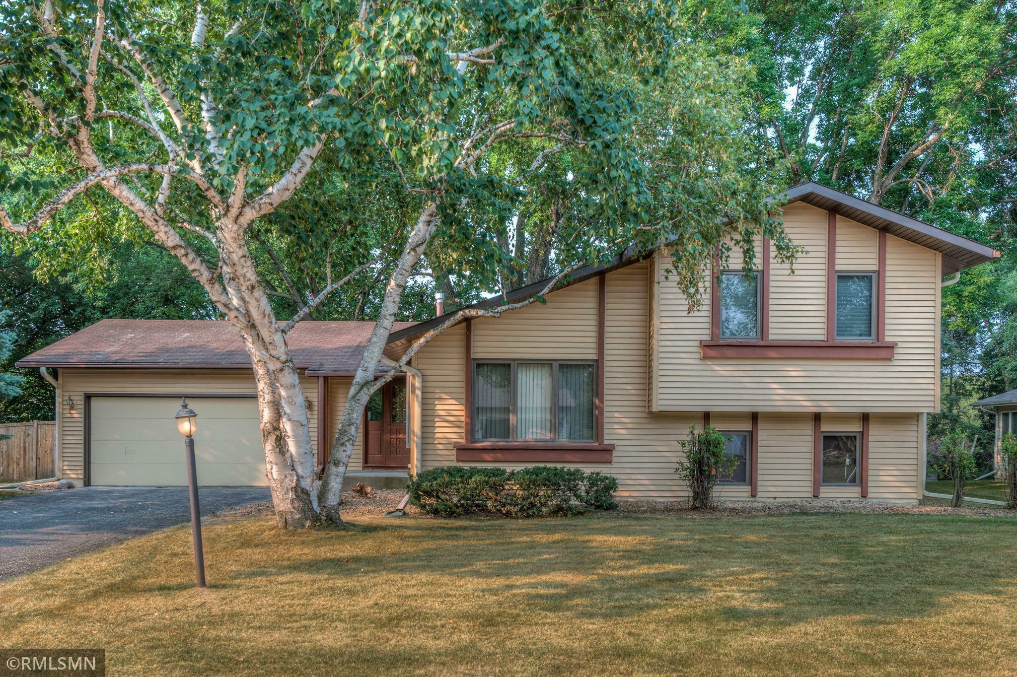 5601 W 98 1/2 Street  Bloomington MN 55437 photo