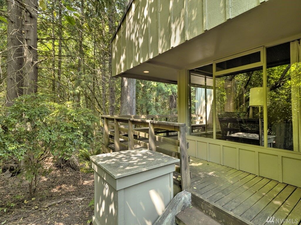 Property Photo:  703 E Pointes Dr W  WA 98584 