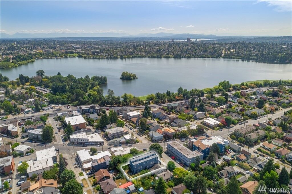 Property Photo:  756 N 72nd St 102  WA 98103 