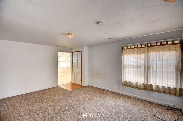 Property Photo:  428  Cascade Avenue  WA 98584 
