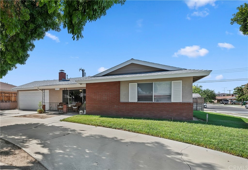 Property Photo:  40705 Acacia Avenue  CA 92544 