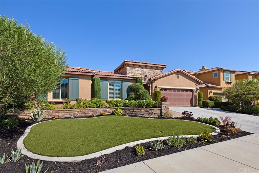 Property Photo:  35395 Stonecrop Court  CA 92563 