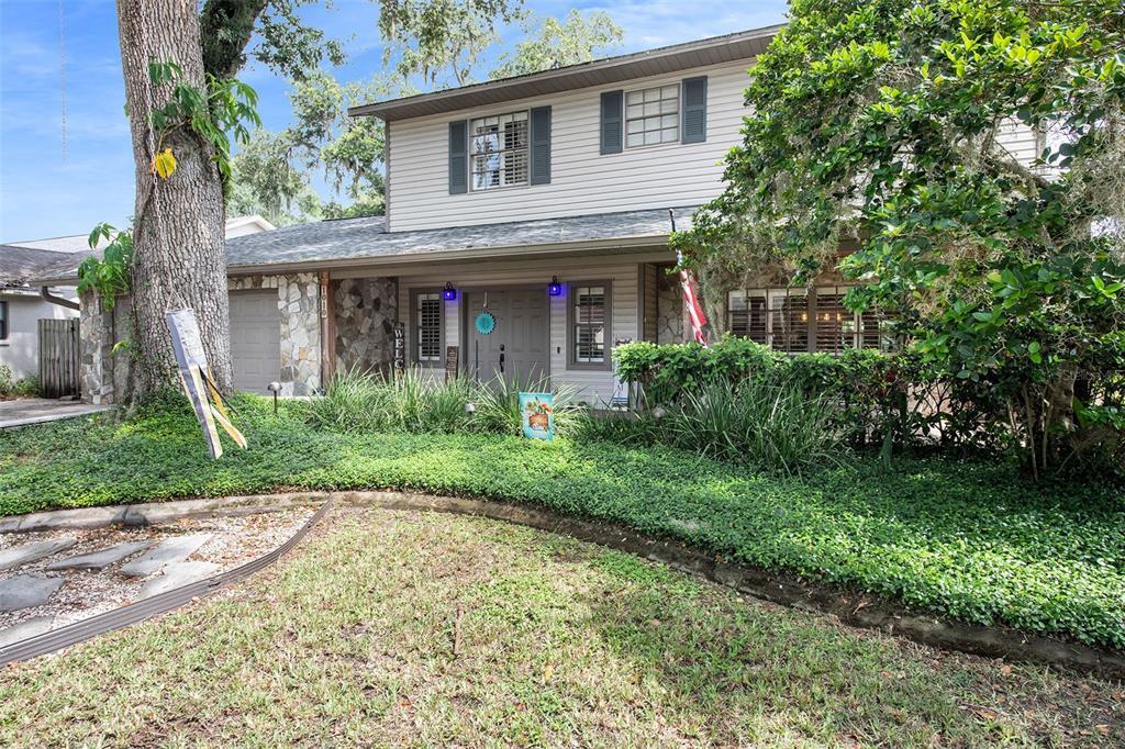 Property Photo: 1010 Mallow Way FL 33510