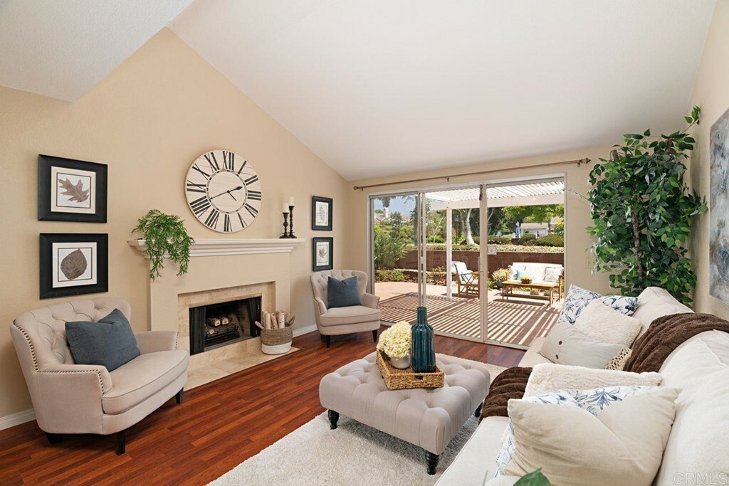 Property Photo:  819 Daphne Court  CA 92011 