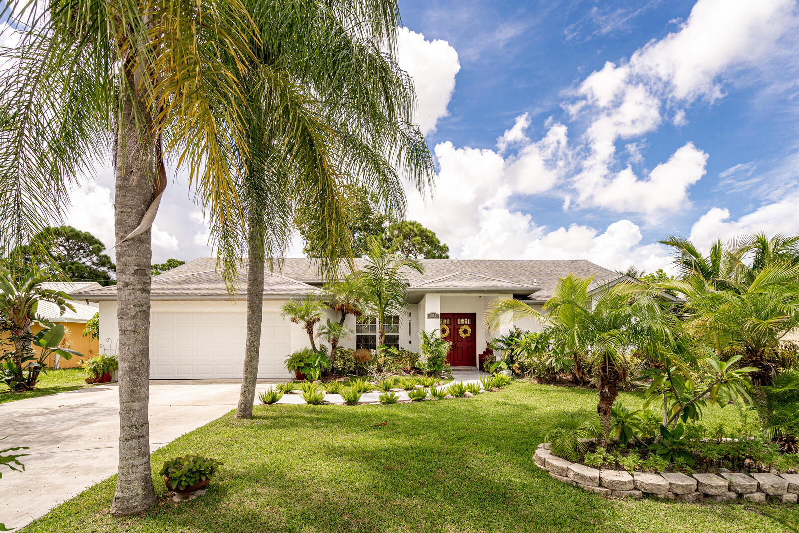Property Photo: 1002 SE Albatross Avenue FL 34983