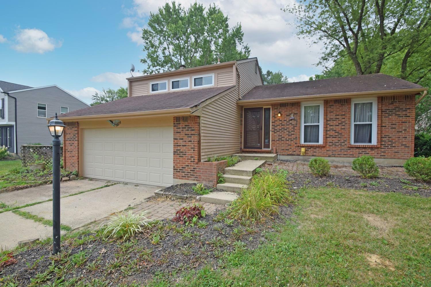 Property Photo: 5875 Deer Run Dr OH 45040