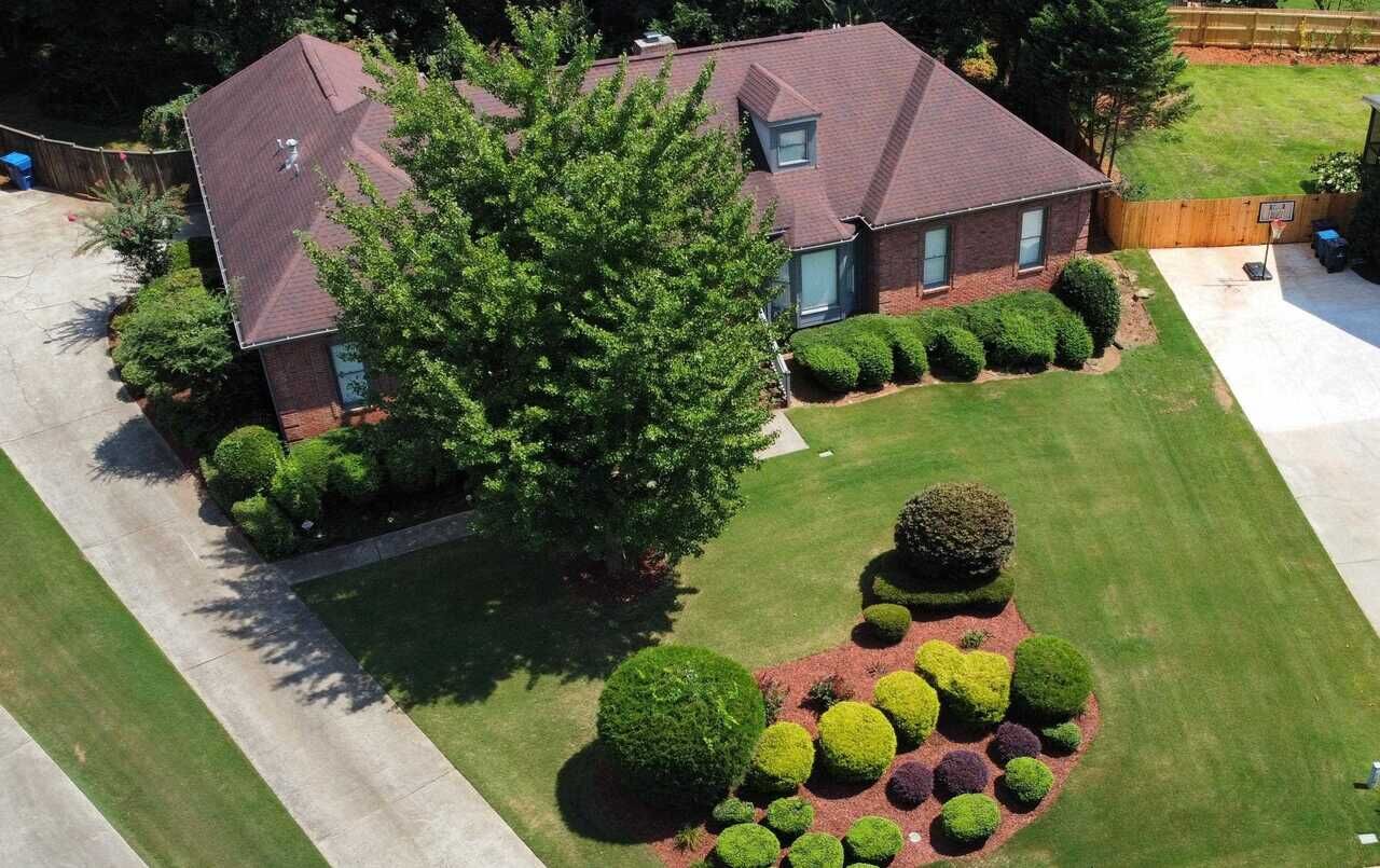 Property Photo: 2545 Winthrope Way GA 30044