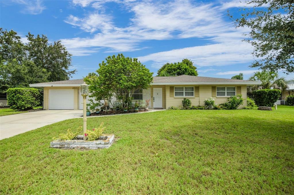 Property Photo:  2833 Sunnyside Street  FL 34239 