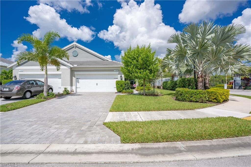 Property Photo: 2301 Ariane Dr FL 34112