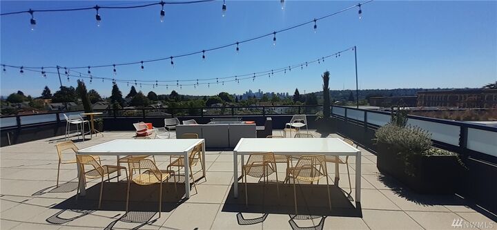 Property Photo: 1601 N 45th St 209 WA 98103