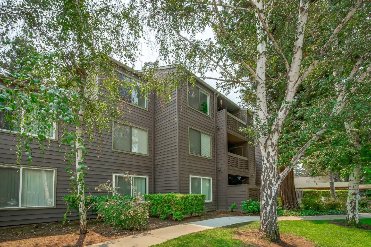 Property Photo: 921 Catkin Court CA 95128
