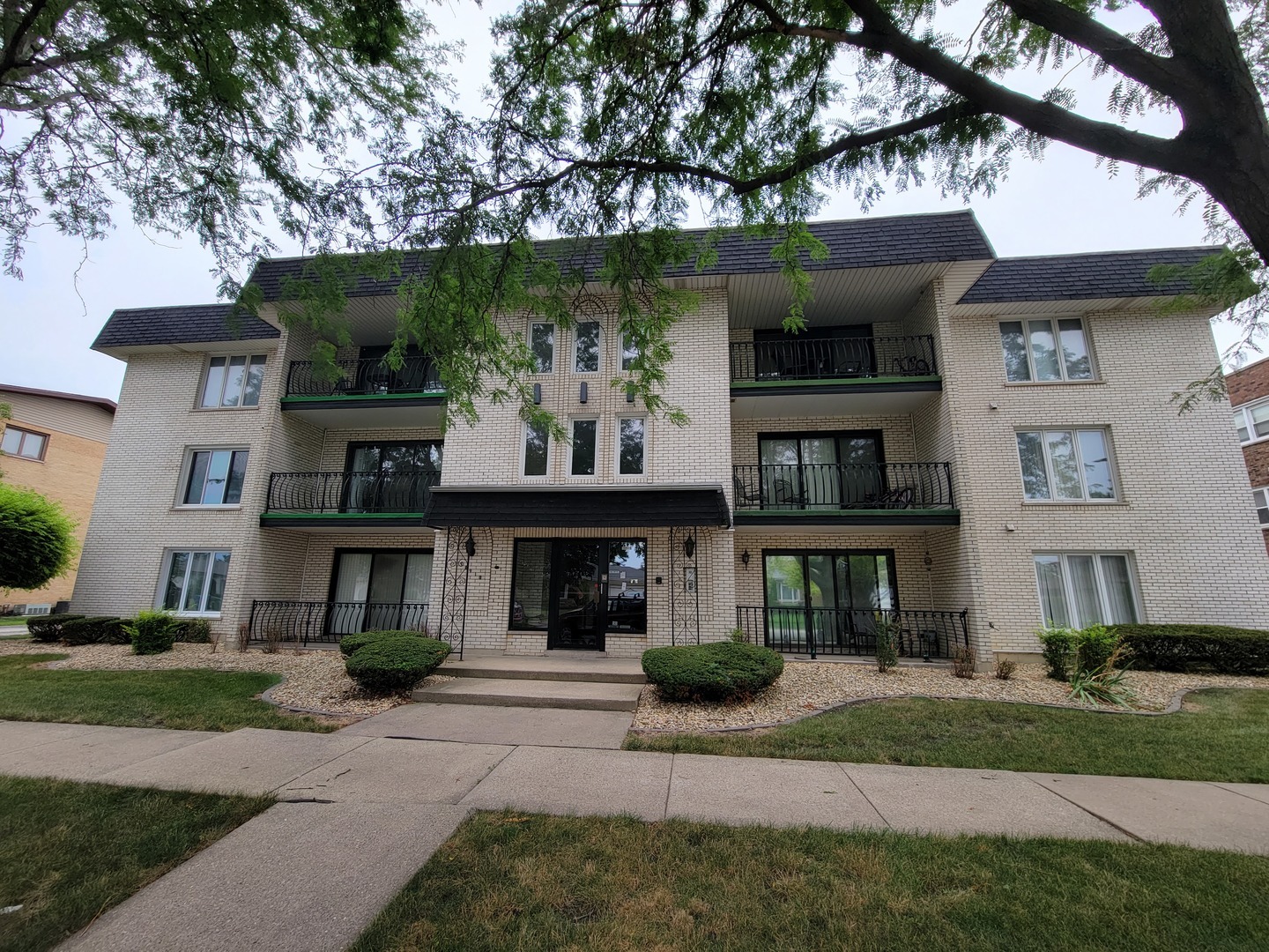 Property Photo:  10910 Kilpatrick Avenue 2se  IL 60453 