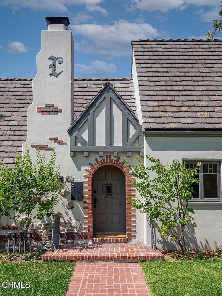 Property Photo:  6 Richland Place  CA 91103 