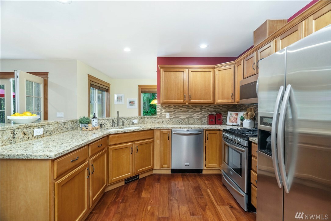 Property Photo: 21410 107th Ave E WA 98338