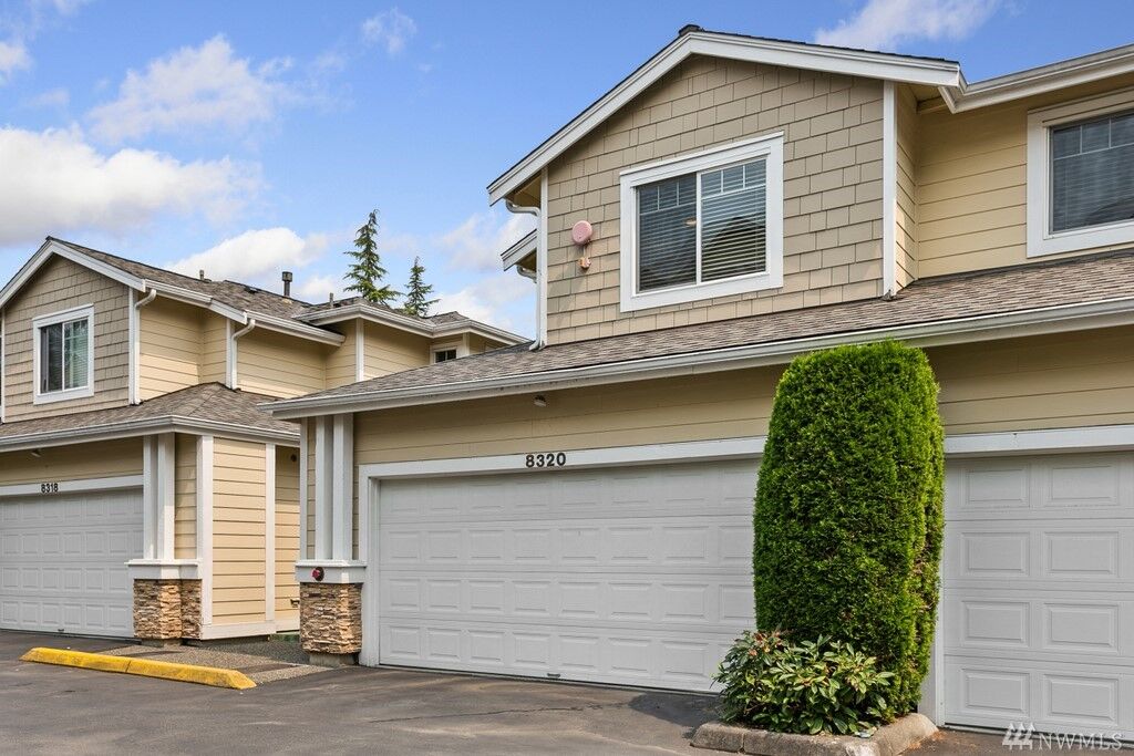 Property Photo: 8320 NE 140th St WA 98034