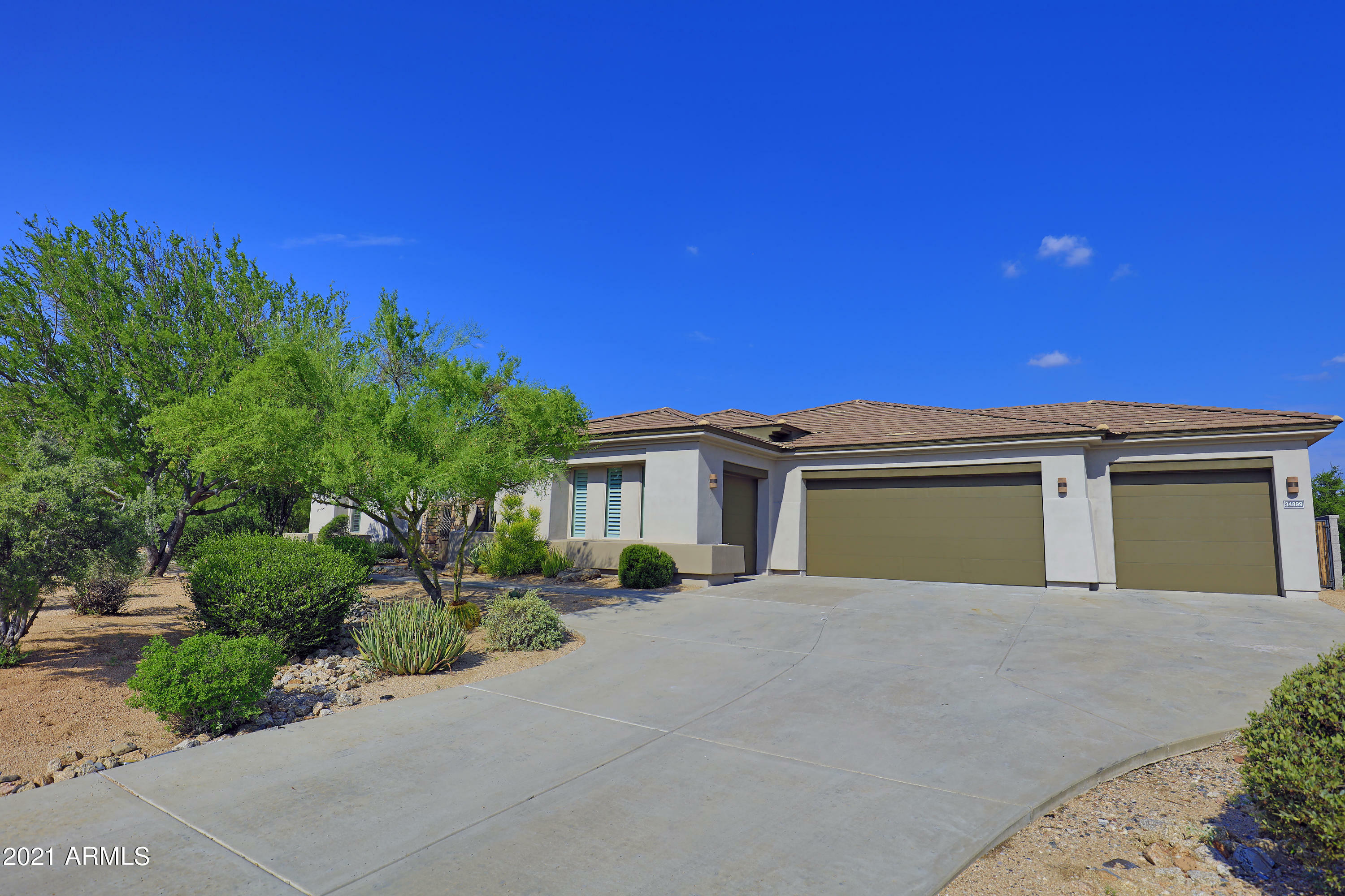 Property Photo:  34899 N Desert Winds Circle  AZ 85377 