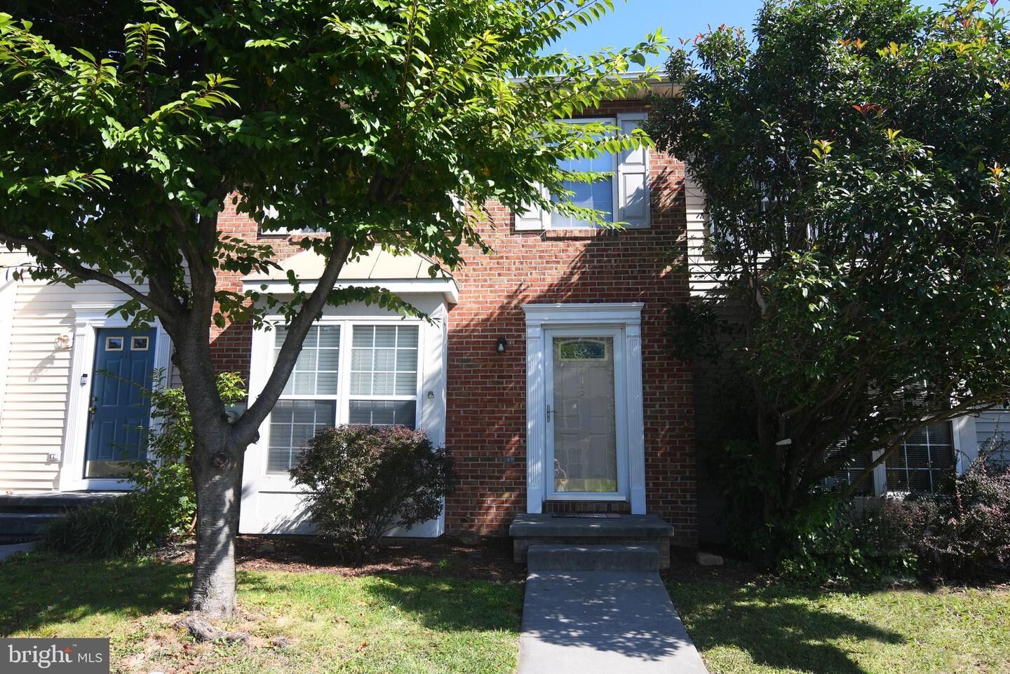 Property Photo: 213 Sutton Court VA 22601