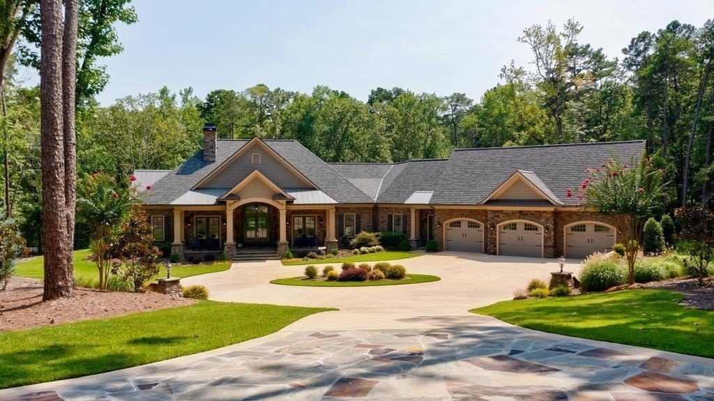 Property Photo: 1080 South Grove Road GA 30642