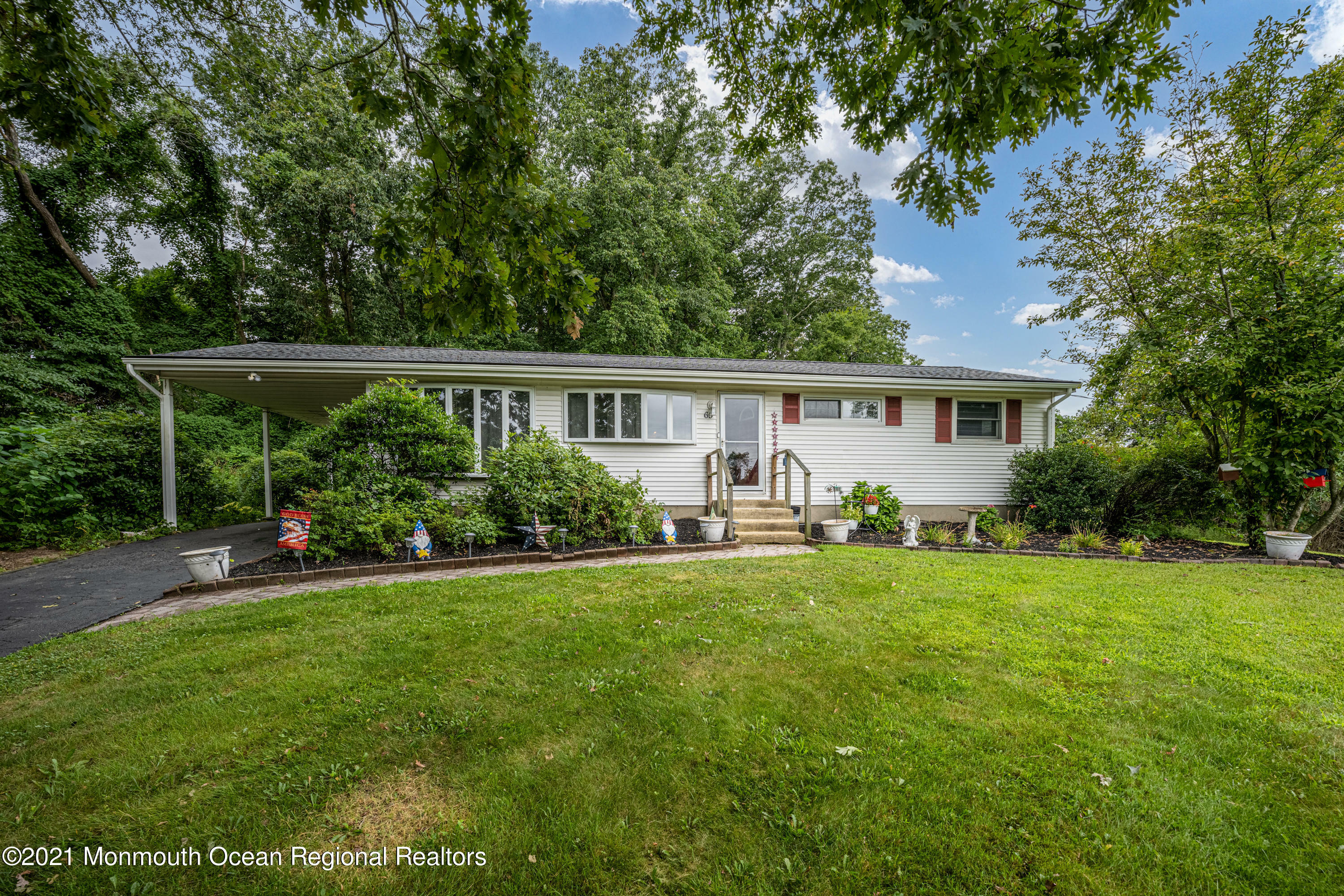 Property Photo: 65 Redwood Place NJ 08527