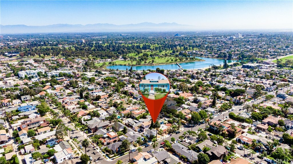 Property Photo: 305 Roycroft Avenue CA 90814