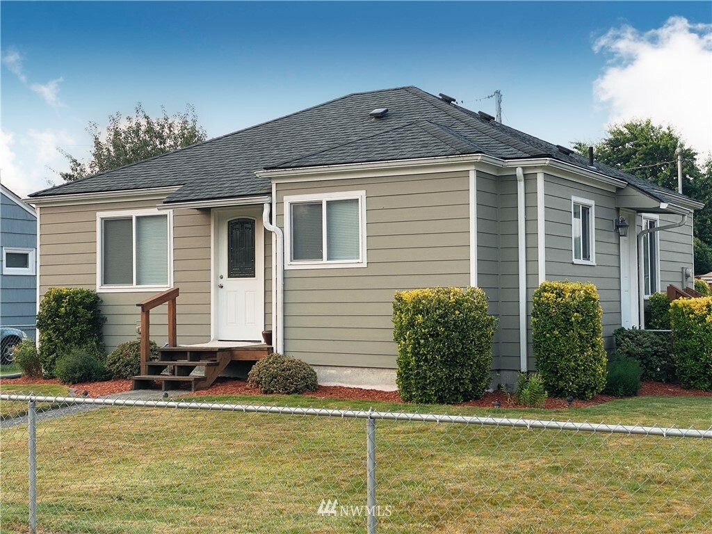 Property Photo:  3177 Florida Street  WA 98632 