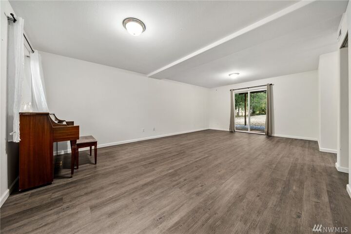 Property Photo:  21305 110th St Ct E  WA 98391 