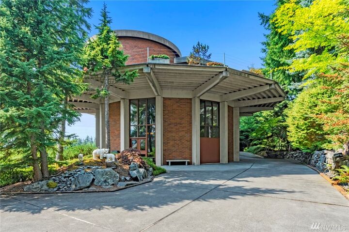 Property Photo: 28404 SE 58th St WA 98027