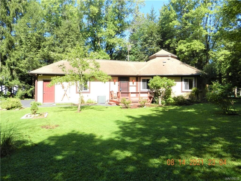 Property Photo:  1 Ridge Trail  NY 14069