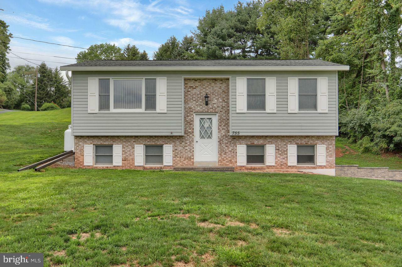 Property Photo:  755 Green Hill Drive  PA 17074 