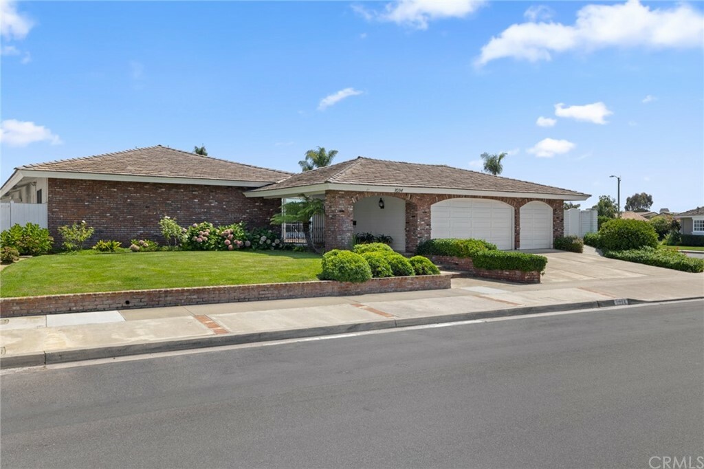 Property Photo: 1034 Pescador Drive CA 92660