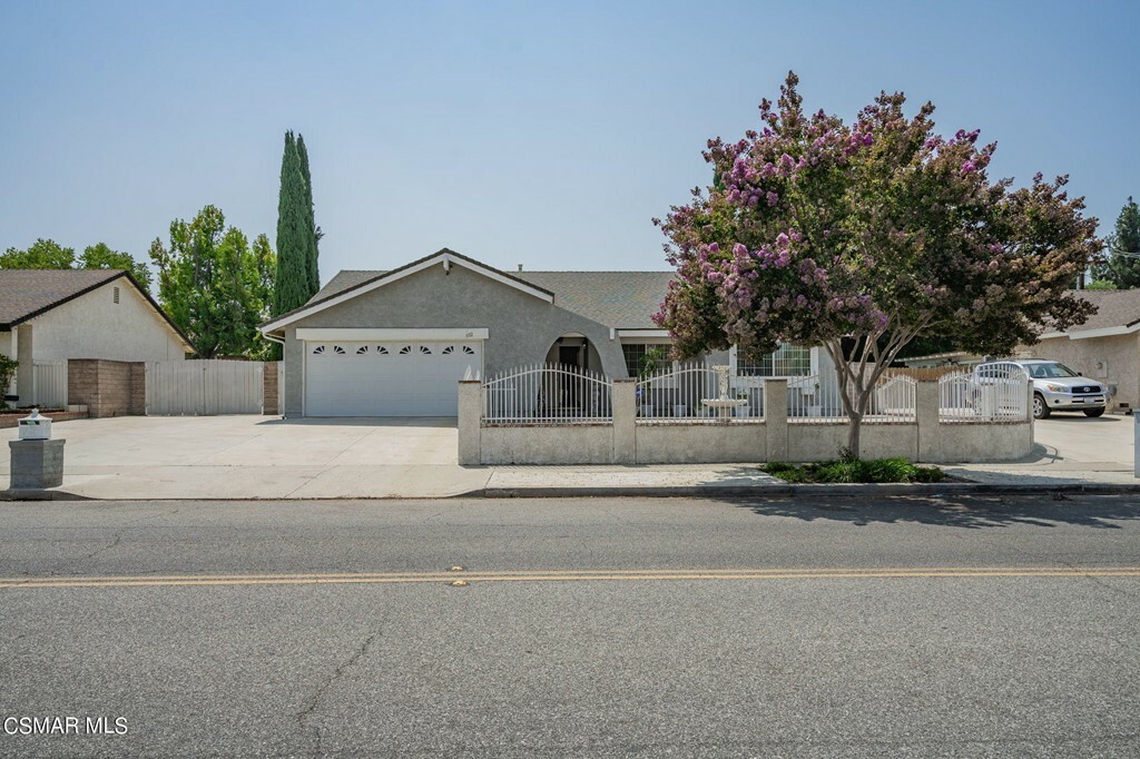 Property Photo:  1112 Arcane Street  CA 93065 