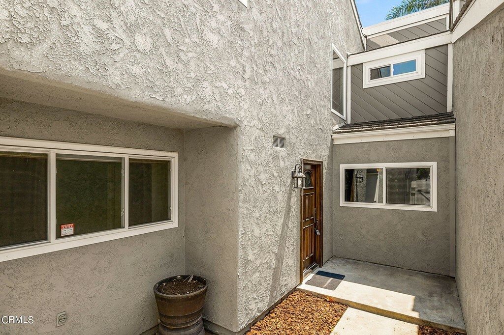Property Photo:  490 Harbor Lights Lane  CA 93041 