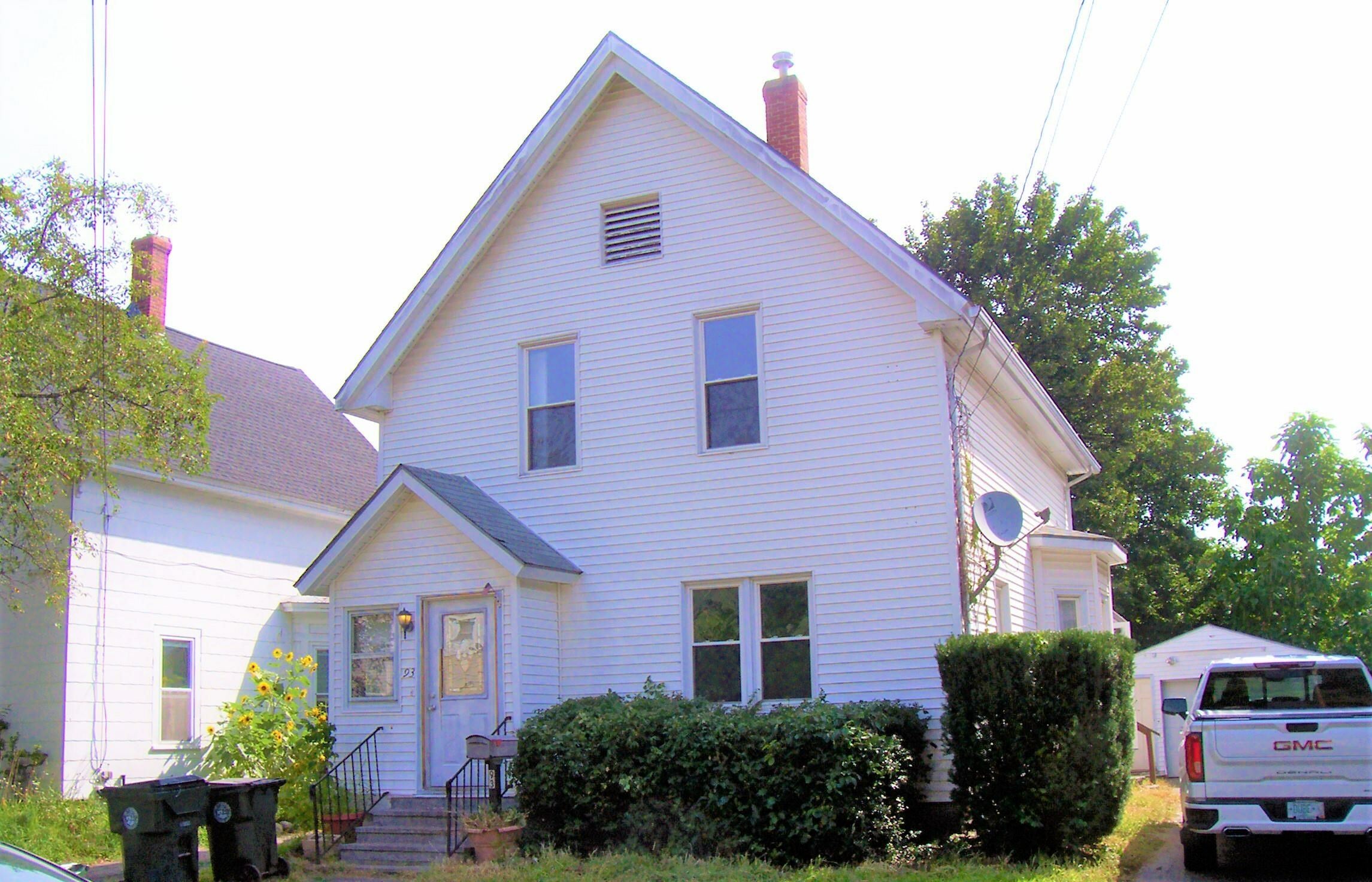 Property Photo:  93 William Street  NH 03102 