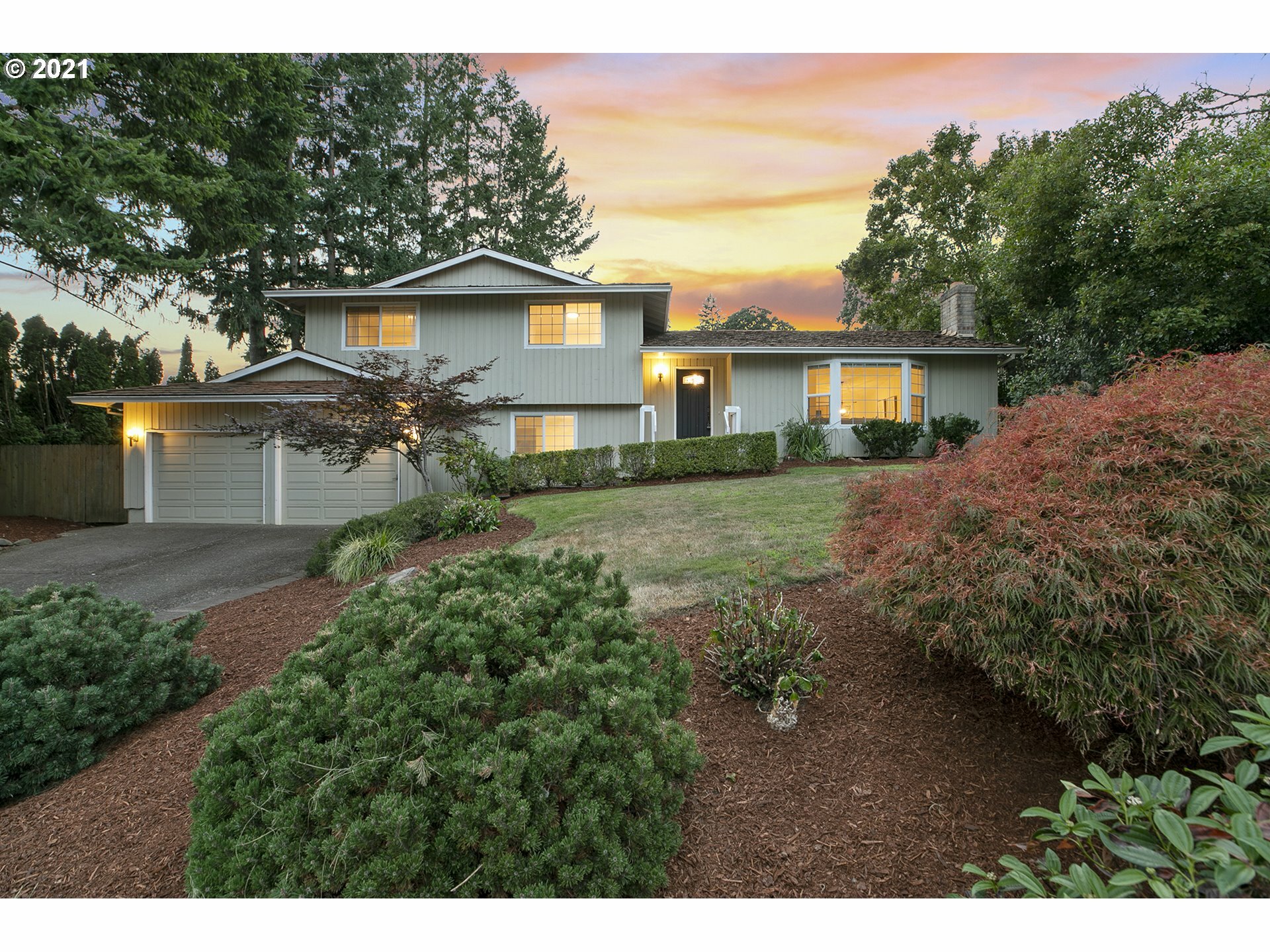 Property Photo: 11817 SE 108th Ave OR 97086