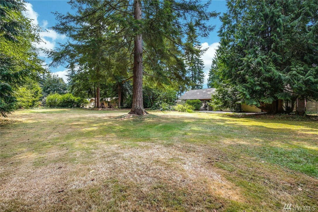 Property Photo:  21325 45th Ave SE  WA 98021 