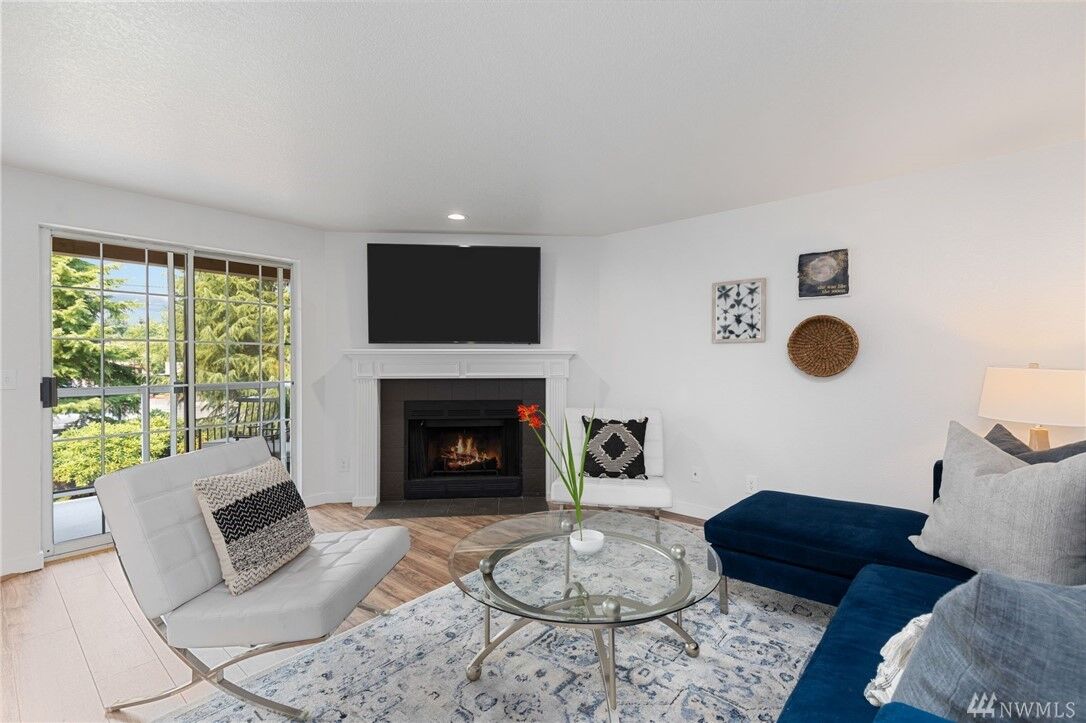 Property Photo: 16419 Spruce Wy F4 WA 98037