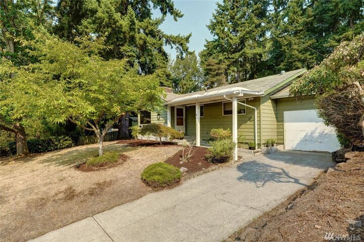 Property Photo:  16606 NE 87th St  WA 98052 