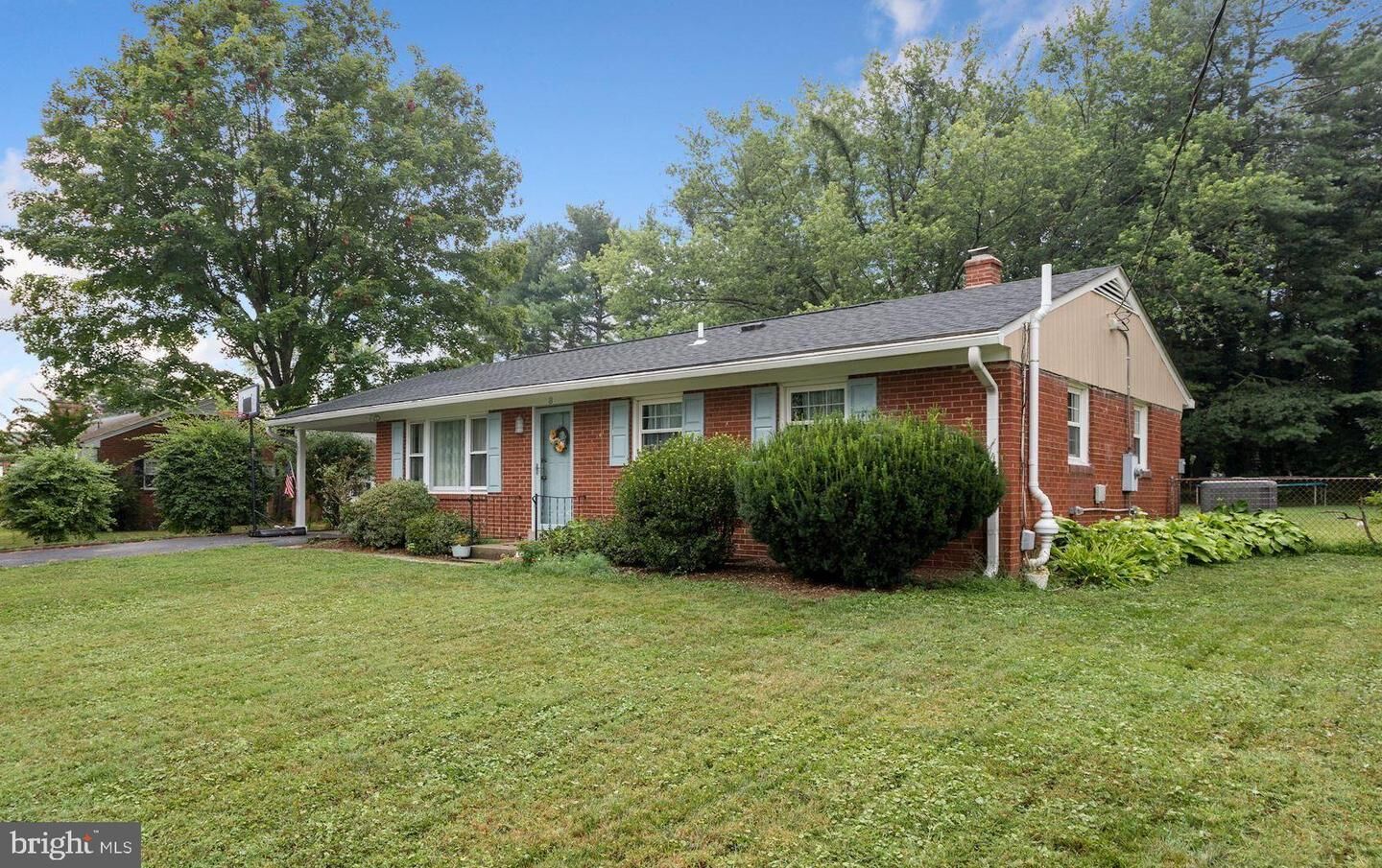 Property Photo:  8 Hampton Road  VA 20141 