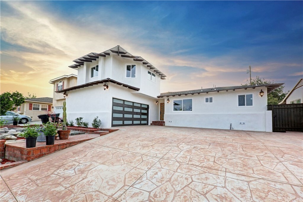 Property Photo:  924 Chestnut Avenue  CA 92821 