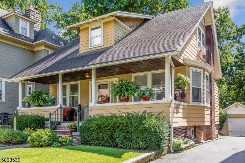 Property Photo:  114 Roland Ave  NJ 07079 