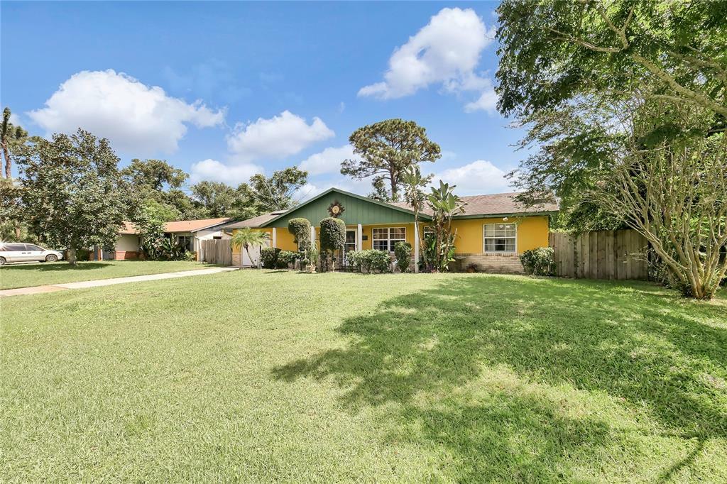 Property Photo:  887 Picasso Avenue  FL 32725 